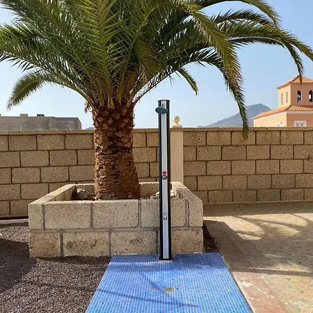 לינה וארוחת בוקר Libertad Tenerife Adults Only ארונה